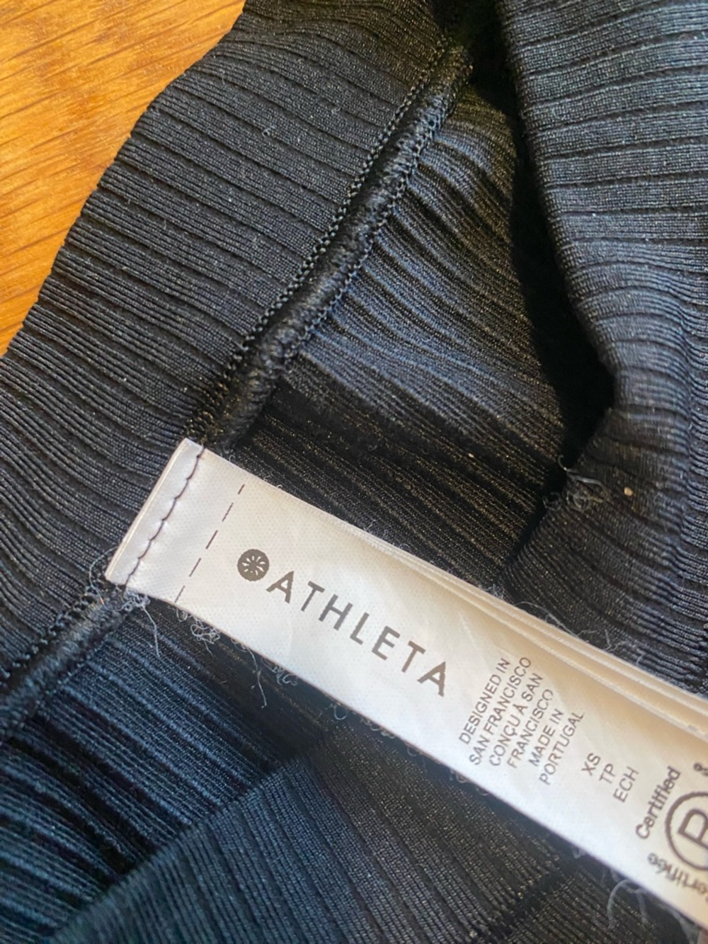 Athleta Black Ribbed Sleeveless Cropped Tank. Spring, summer workout. Minimalist - Picture 3 of 4